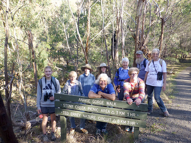 Group of people on the Anakie Gorge Walk